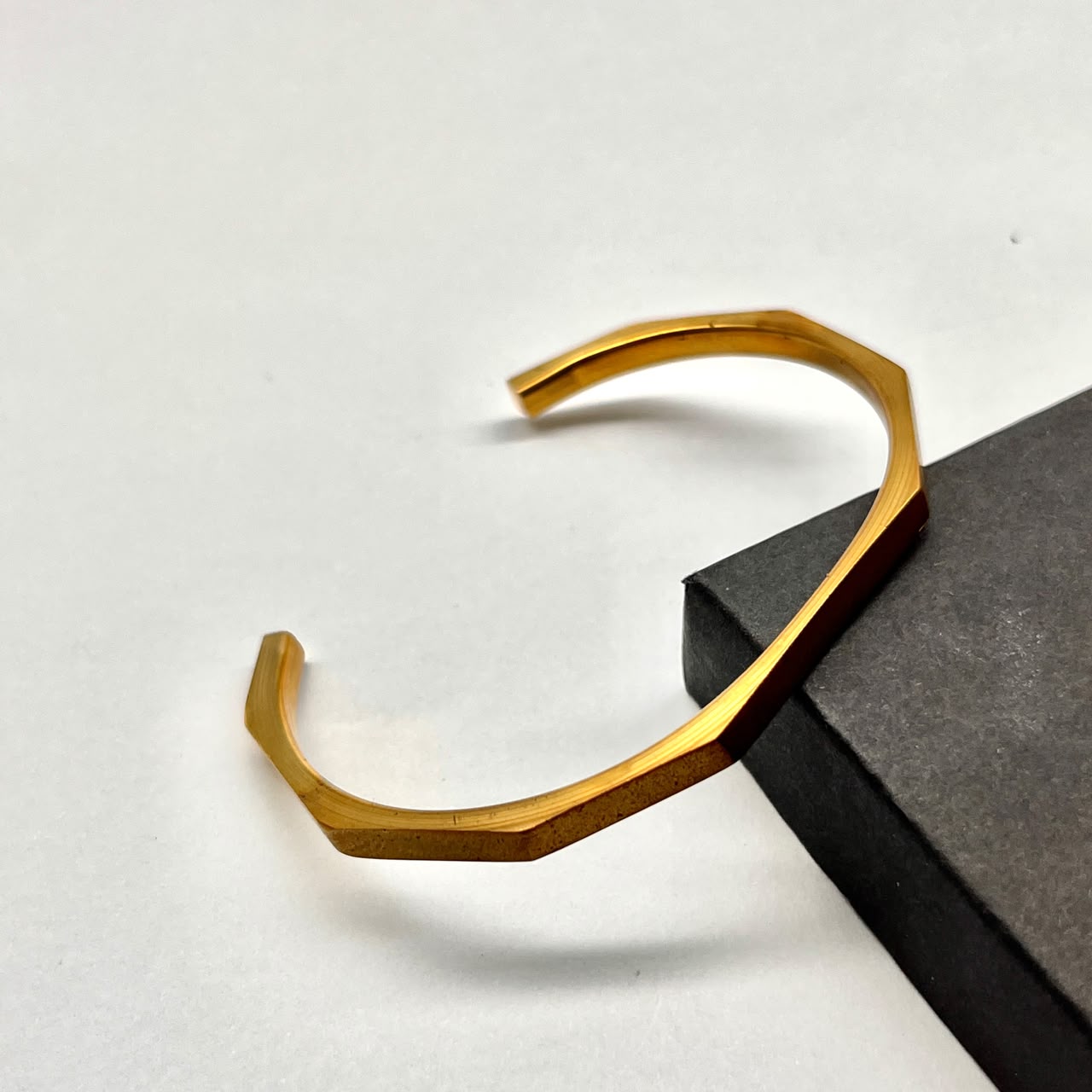 Hexagon Handcuff for Men and Boys (Waterproof & Non-Tarnish)